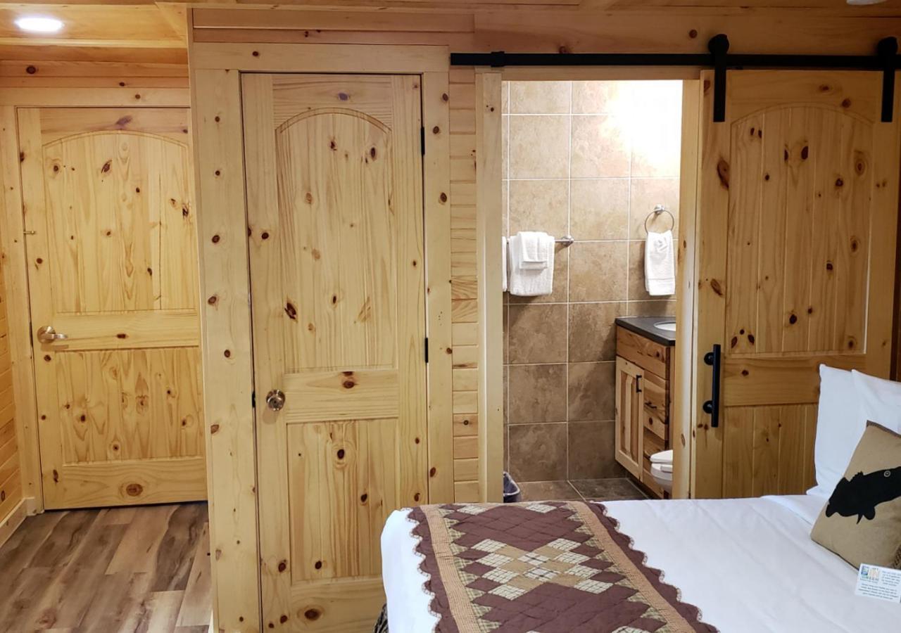 Potawatomi Inn & Cabins Angola Phòng bức ảnh