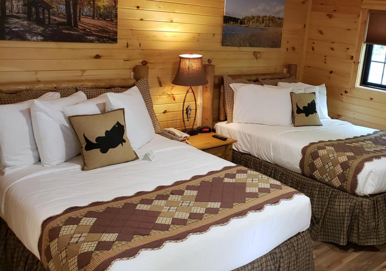 Potawatomi Inn & Cabins Angola Phòng bức ảnh
