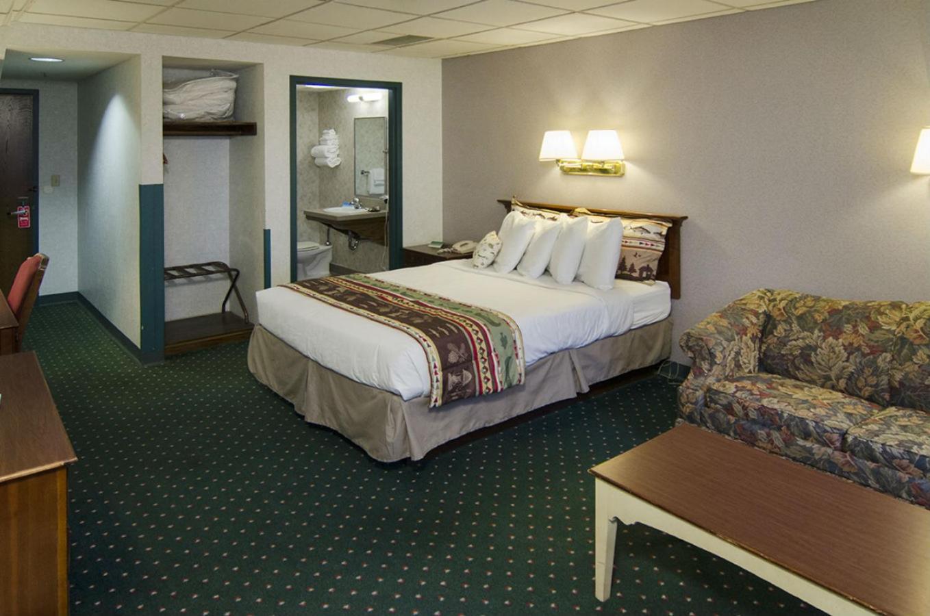 Potawatomi Inn & Cabins Angola Phòng bức ảnh