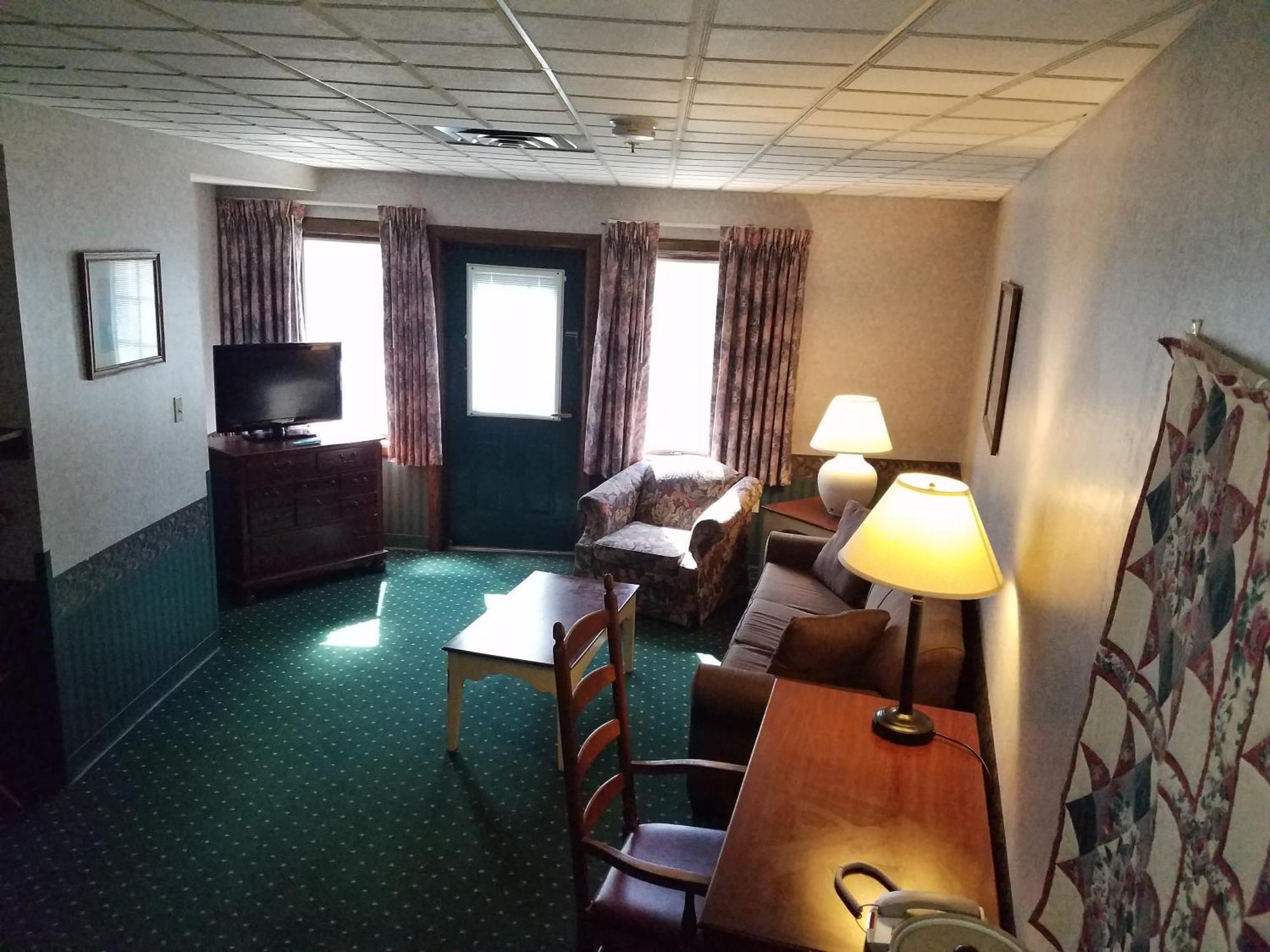 Potawatomi Inn & Cabins Angola Phòng bức ảnh