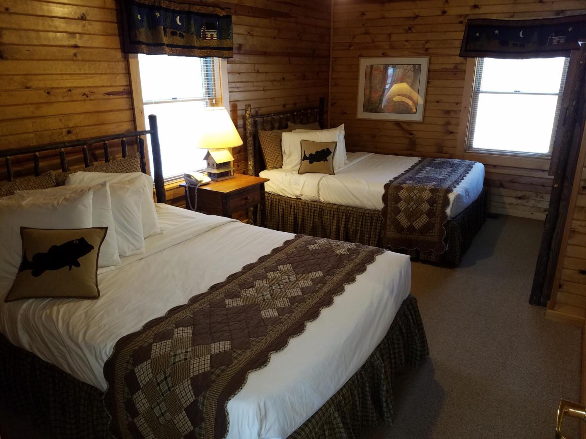 Potawatomi Inn & Cabins Angola Phòng bức ảnh