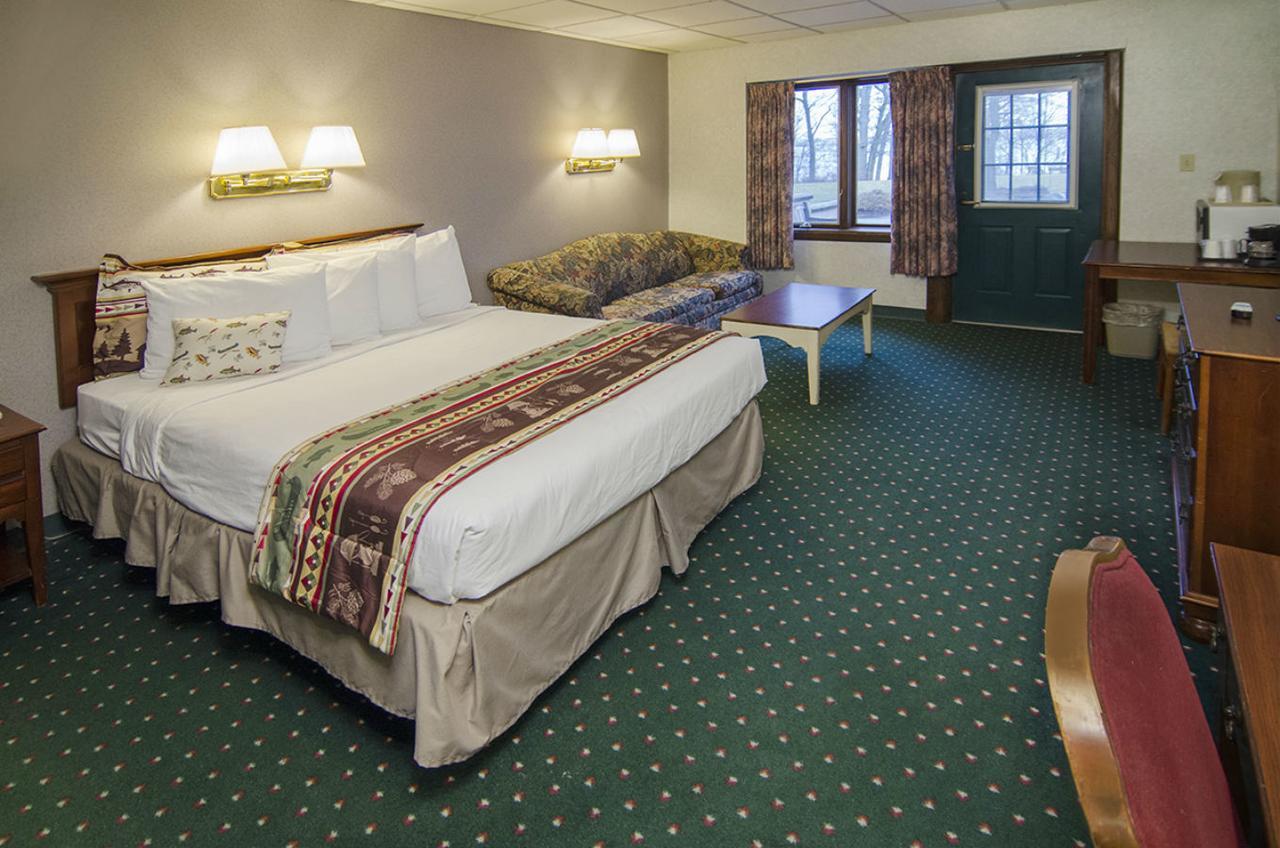 Potawatomi Inn & Cabins Angola Phòng bức ảnh